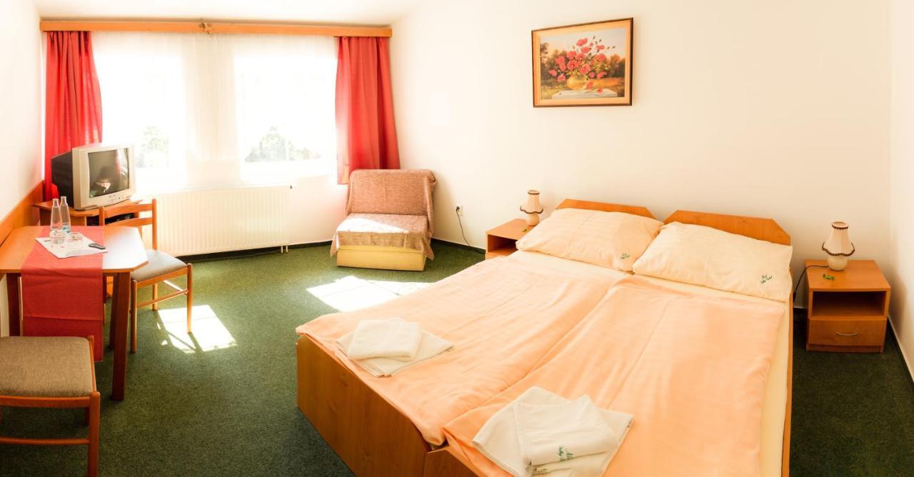Motel Velký Rybník Dehtare  Exterior foto